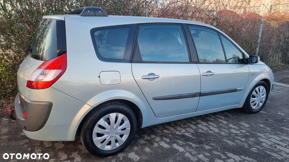 Renault Scenic - 16