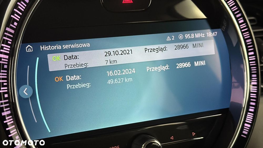 MINI Cooper SE Classic Trim - 25