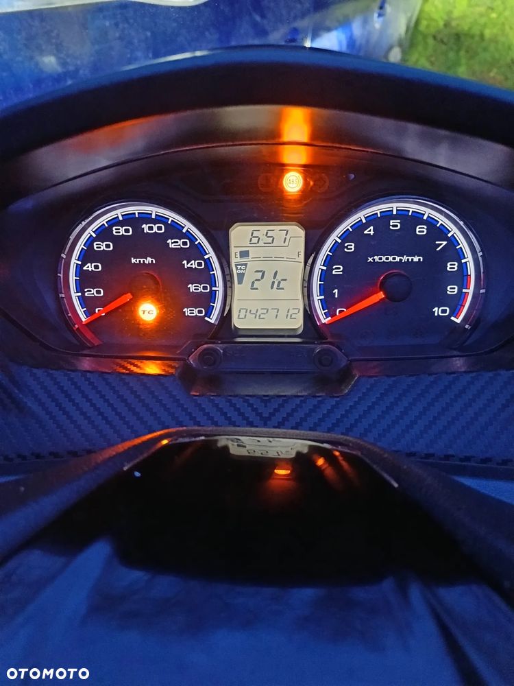 Suzuki Burgman - 7