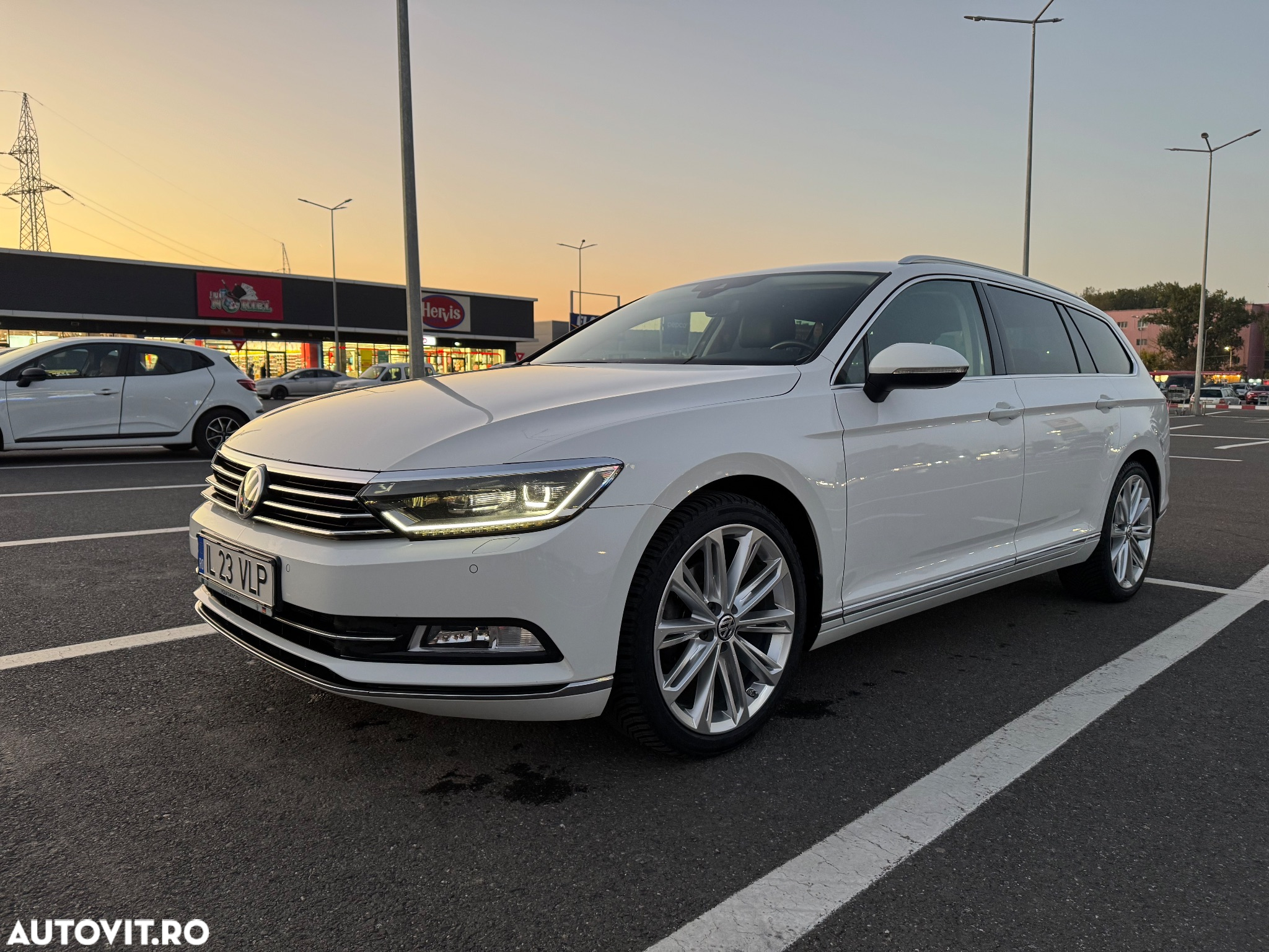 Volkswagen Passat Variant 2.0 TSI (BlueMotion Technology) DSG Highline - 8