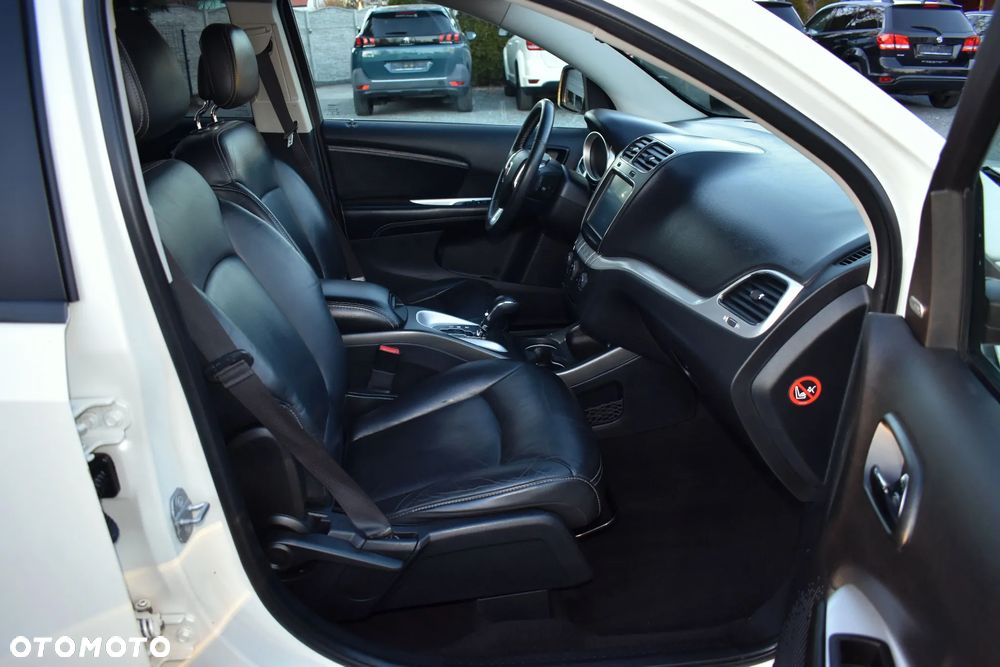 Fiat Freemont 2.0 Multijet 16V DPF Automatik Allrad Black Code - 32