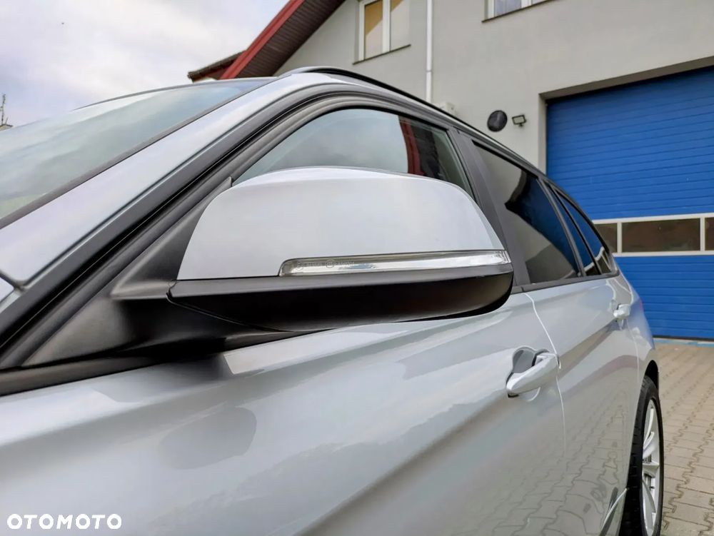 BMW Seria 3 318d - 17