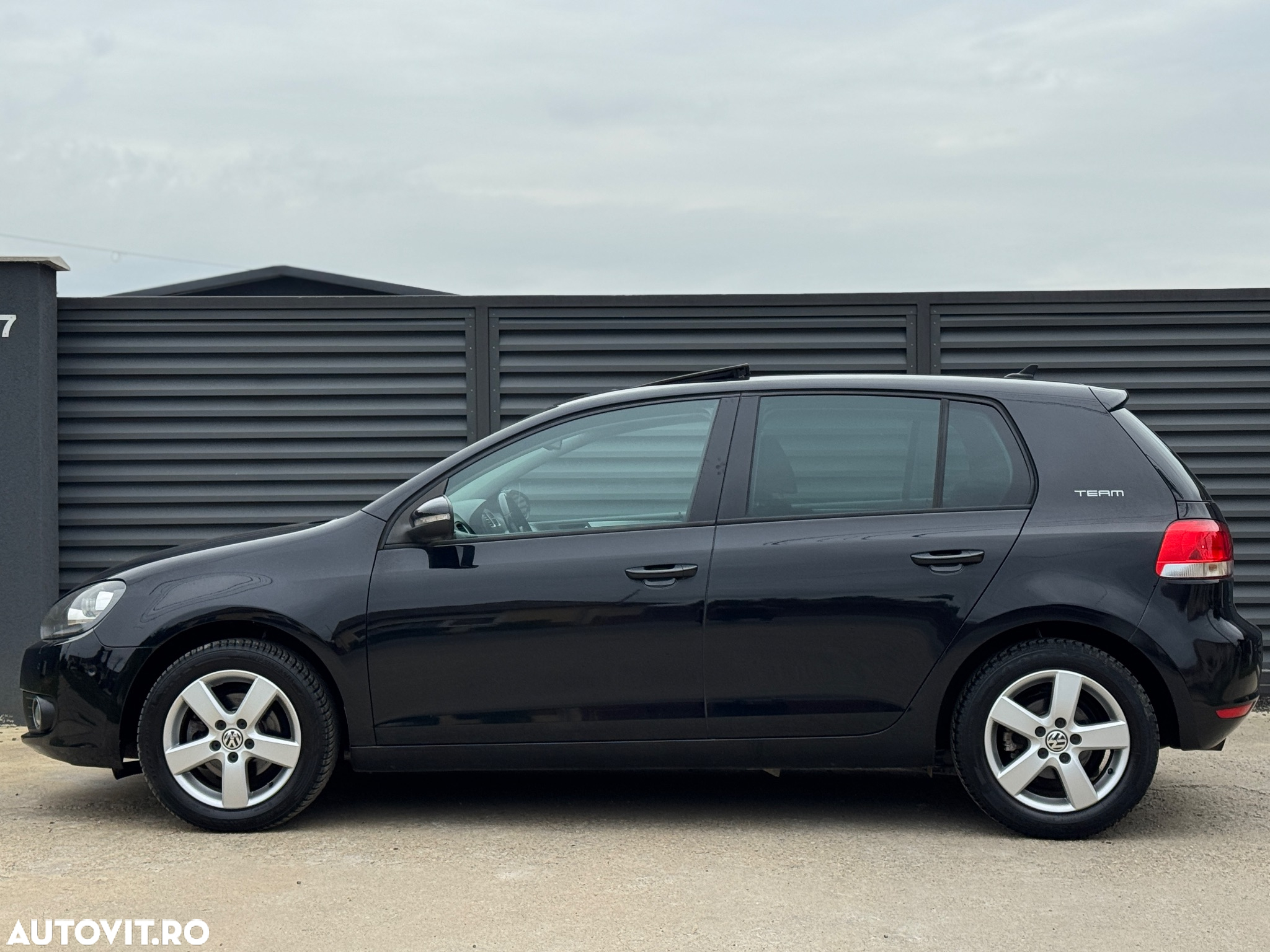 Volkswagen Golf - 6