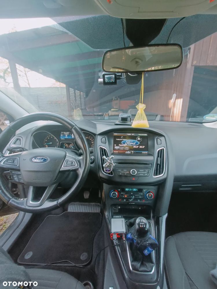 Ford Focus 1.6 SYNC Edition - 11