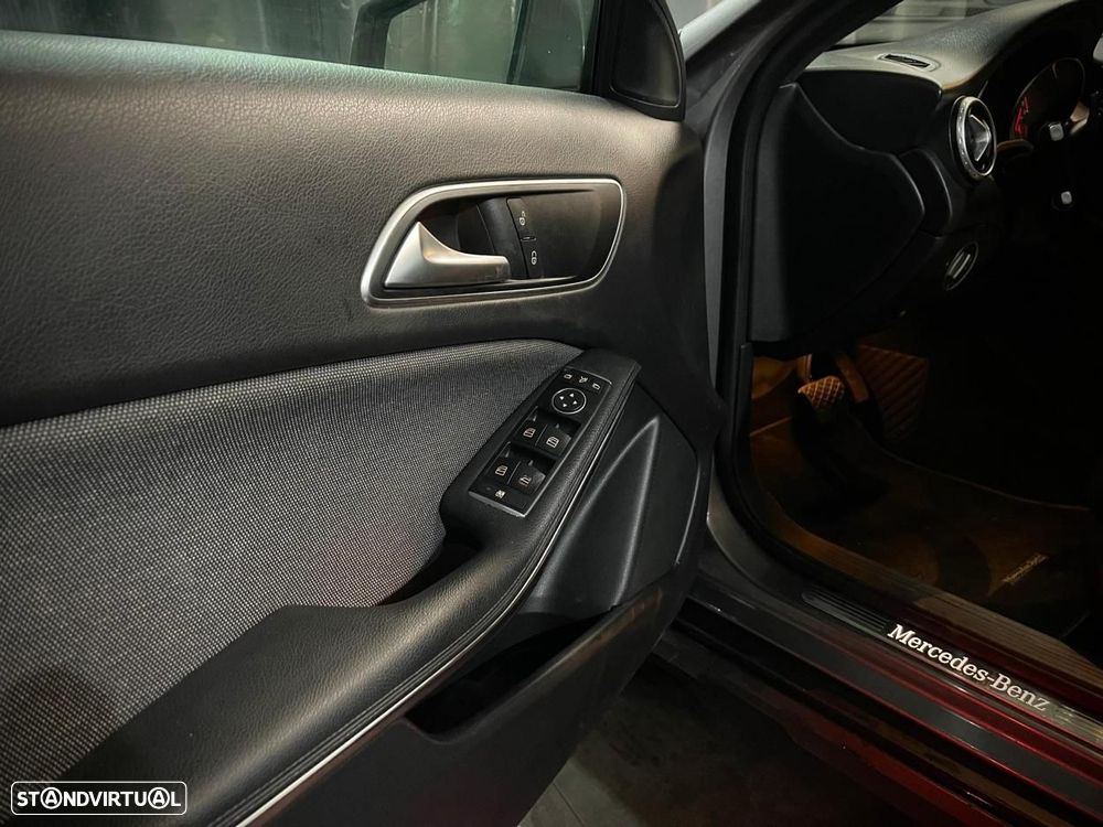 Mercedes-Benz GLA 200 - 20