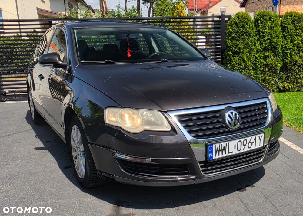 Volkswagen Passat 2.0 FSI Comfortline - 2
