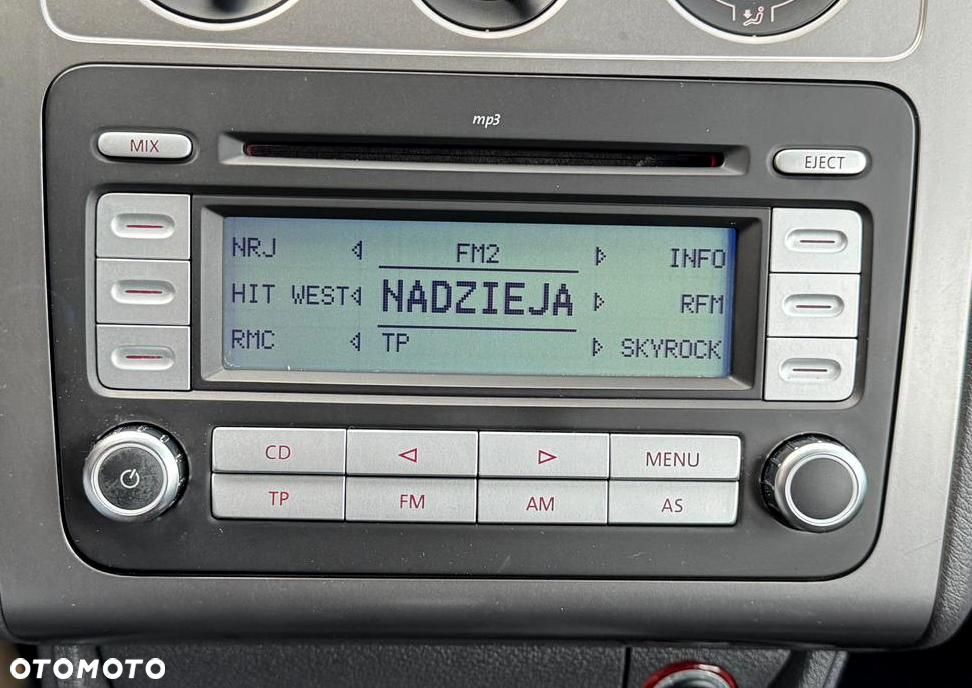 Volkswagen Touran - 29