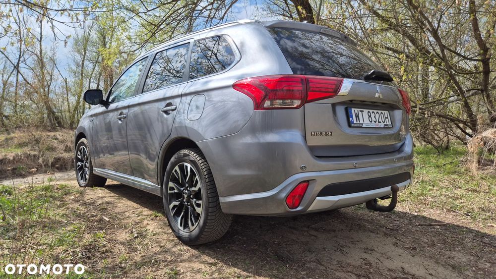 Mitsubishi Outlander - 3