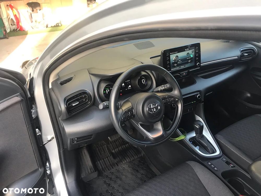 Toyota Yaris Hybrid 1.5 Executive - 16