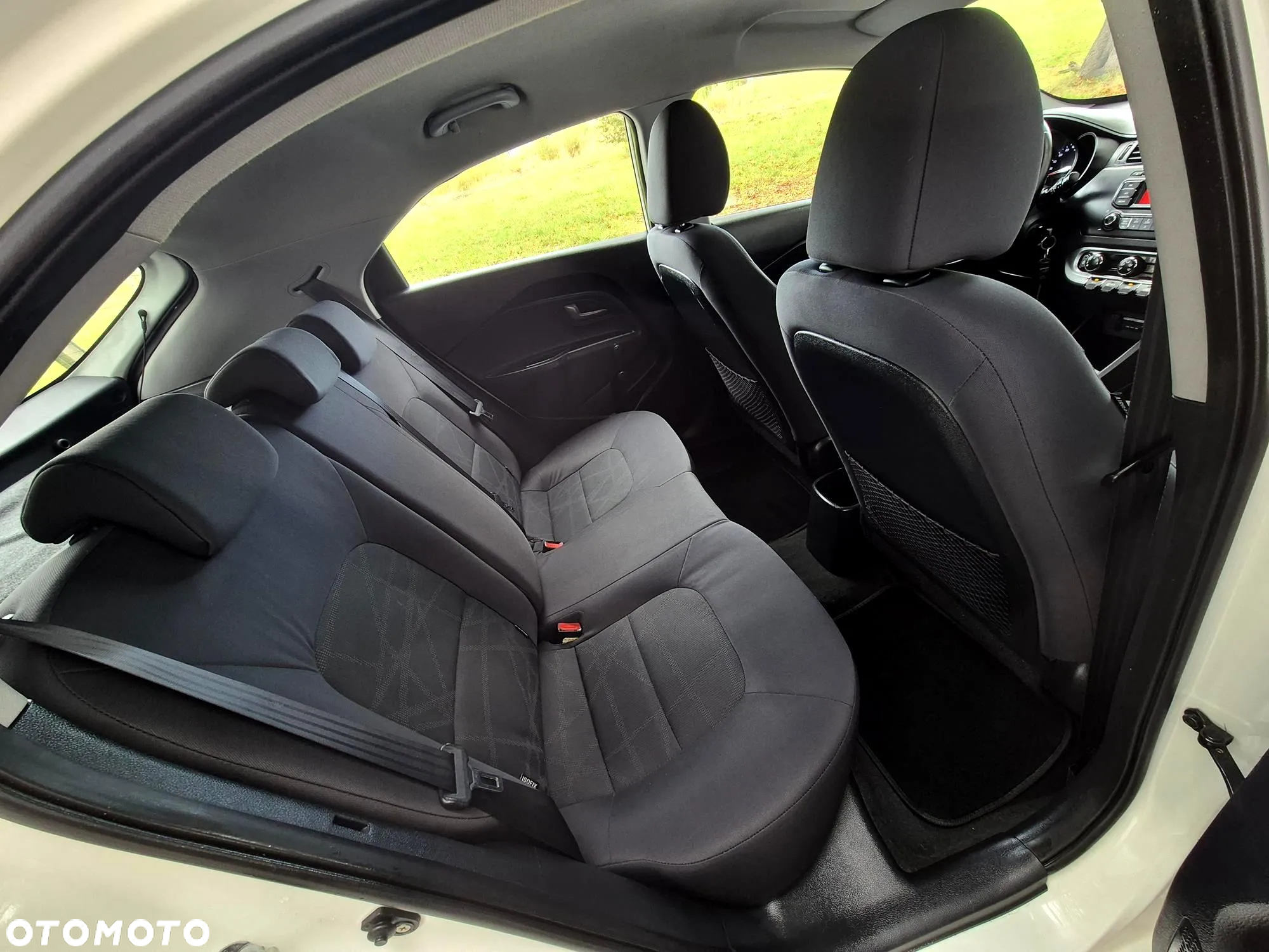 Kia Rio 1.2 L - 27