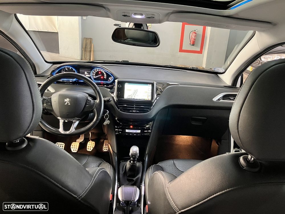 Peugeot 2008 1.6 e-HDi Allure - 38