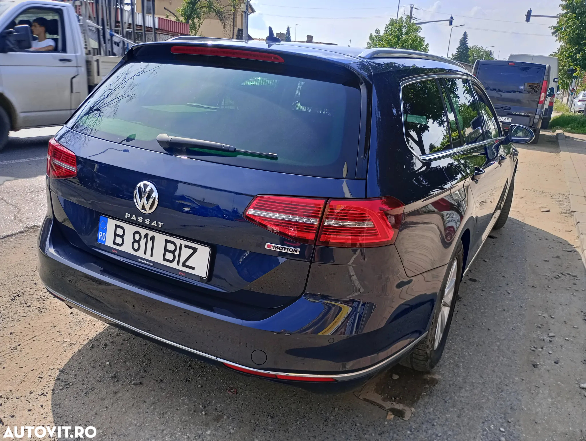 Volkswagen Passat - 4