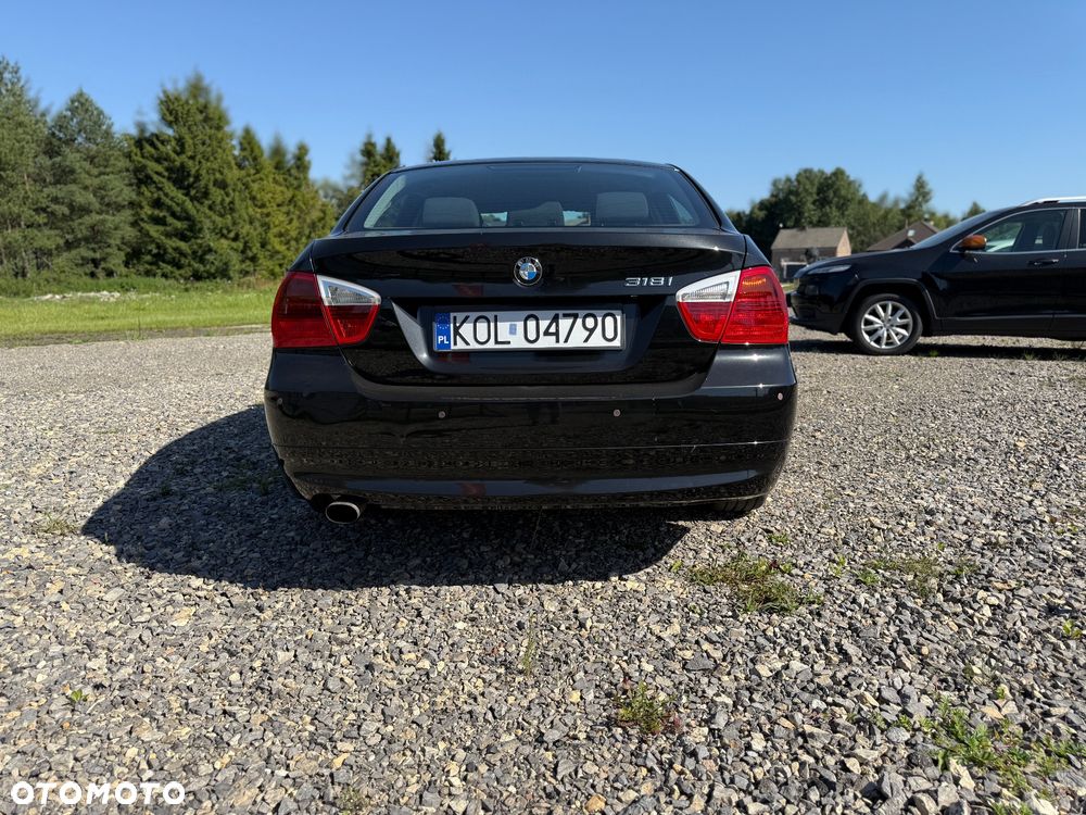 BMW Seria 3 318i - 6