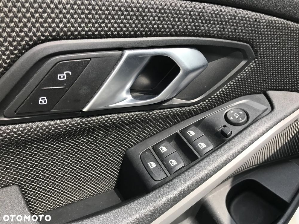 BMW Seria 3 320i xDrive Sport - 36