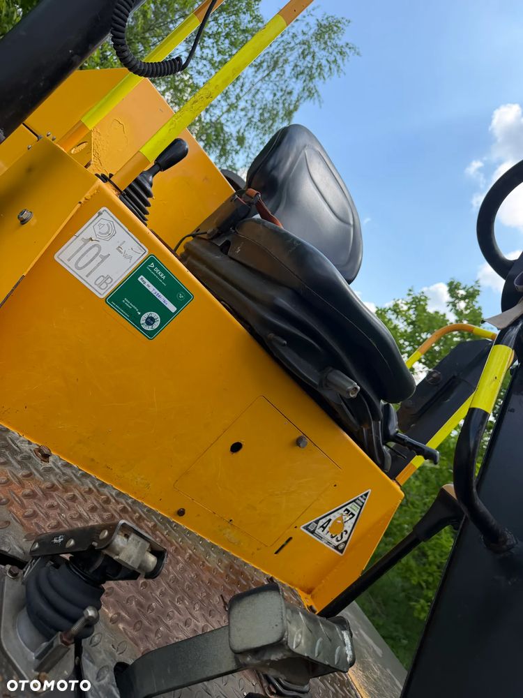 Terex Mecalac TA6s Wozidło wózek z Obrotową Kolebą. 6 ton ładowność. 4x4. Silnik Perkins. 4 cylindry. 808 mtg. 2022 rok. Kamera z wielkim Ekranem! Jazda Rewers 3prędkości. Maszyna jak Nowa z Norweskiego Gospodarstwa! Ani deka luzów i wycieków! Hydrostatic. Pełny Oryginał. Hamulce brzytwa. Serwisy w DEKRA. Maszyna Woziła lekkie ładunki. Praktycznie zerowe zużycie. Wielka Okazja. Wszystko w pełnym Oryginale. Opony Oryginał wszystkie jak Nowe. Komendy Głosowe w maszynie! - 7