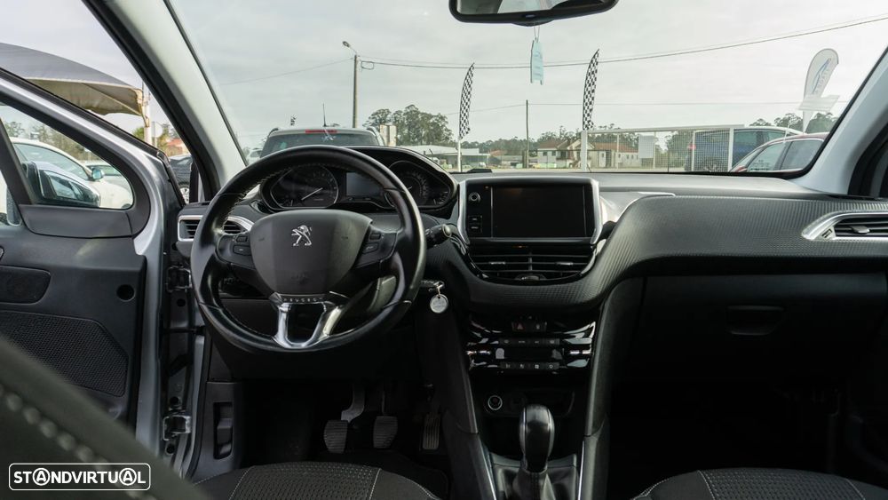 Peugeot 208 PureTech 82 Start & Stop Allure - 16