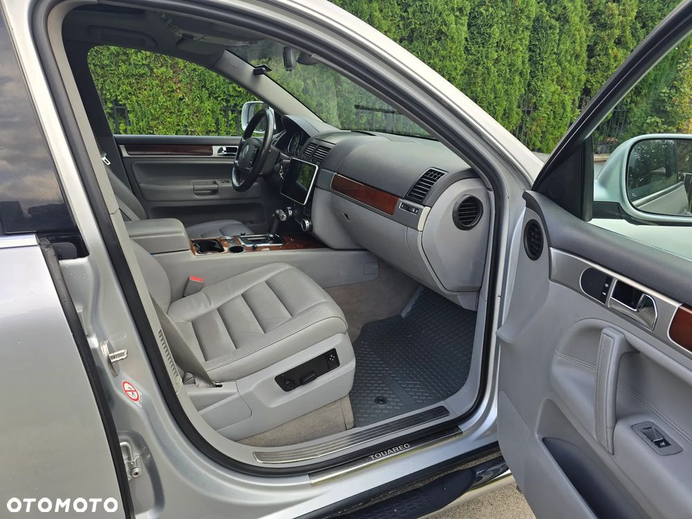 Volkswagen Touareg 2.5 R5 TDI Tiptr - 26