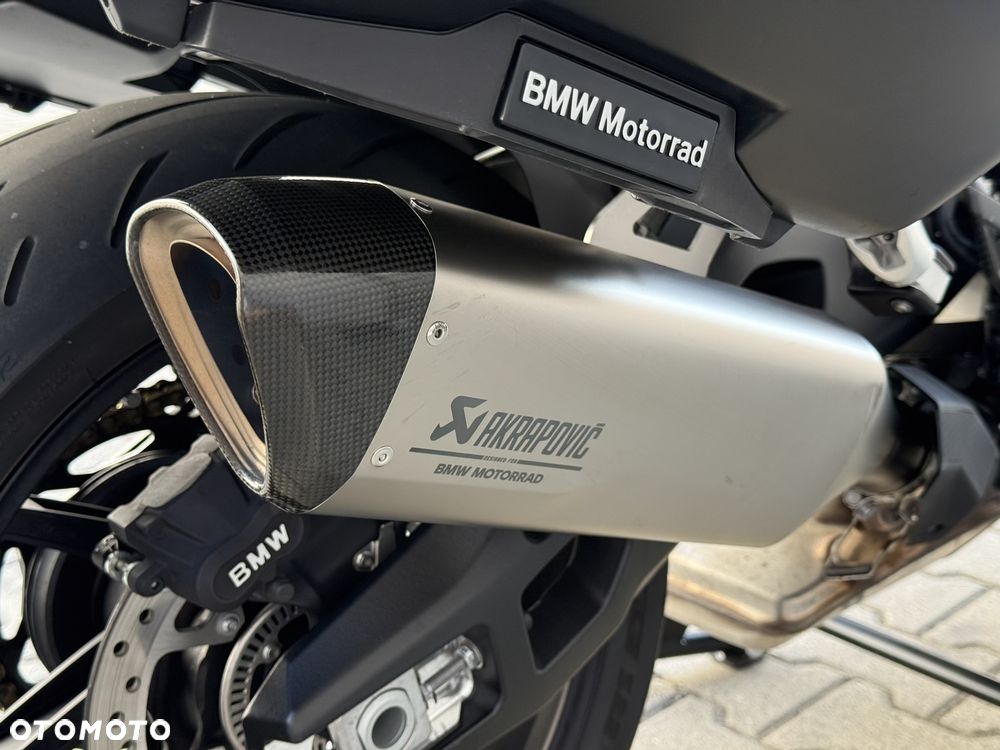 BMW XR - 17