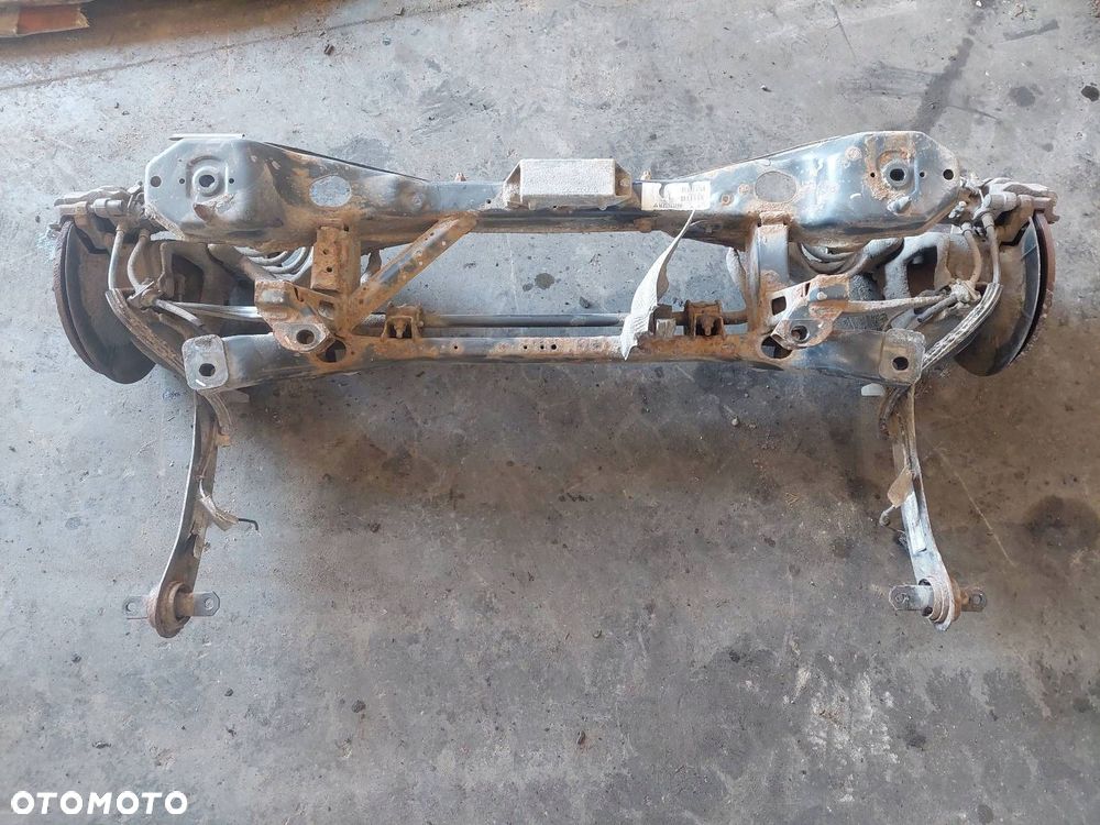 KOMPLETNE ZAWIESZENIE BELKA SANKI TYŁ VOLVO V50 I - 1