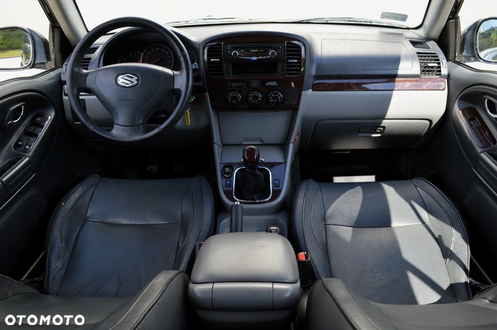 Suzuki Grand Vitara 2.0 - 8
