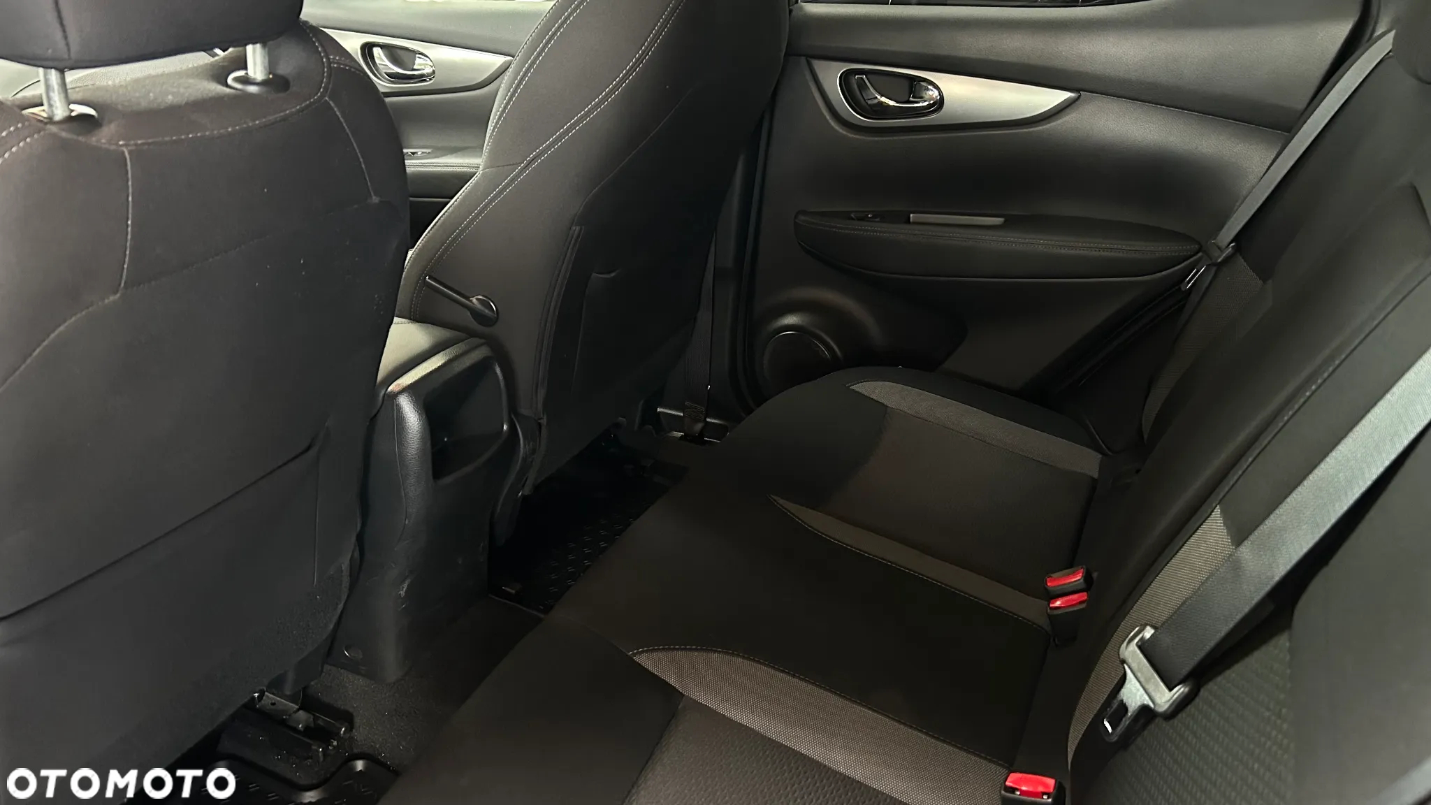 Nissan Qashqai 1.3 DIG-T N-Connecta EU6d - 17