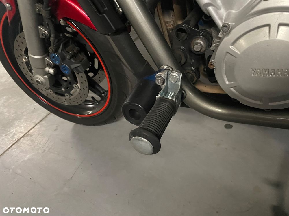 Yamaha FZS - 7