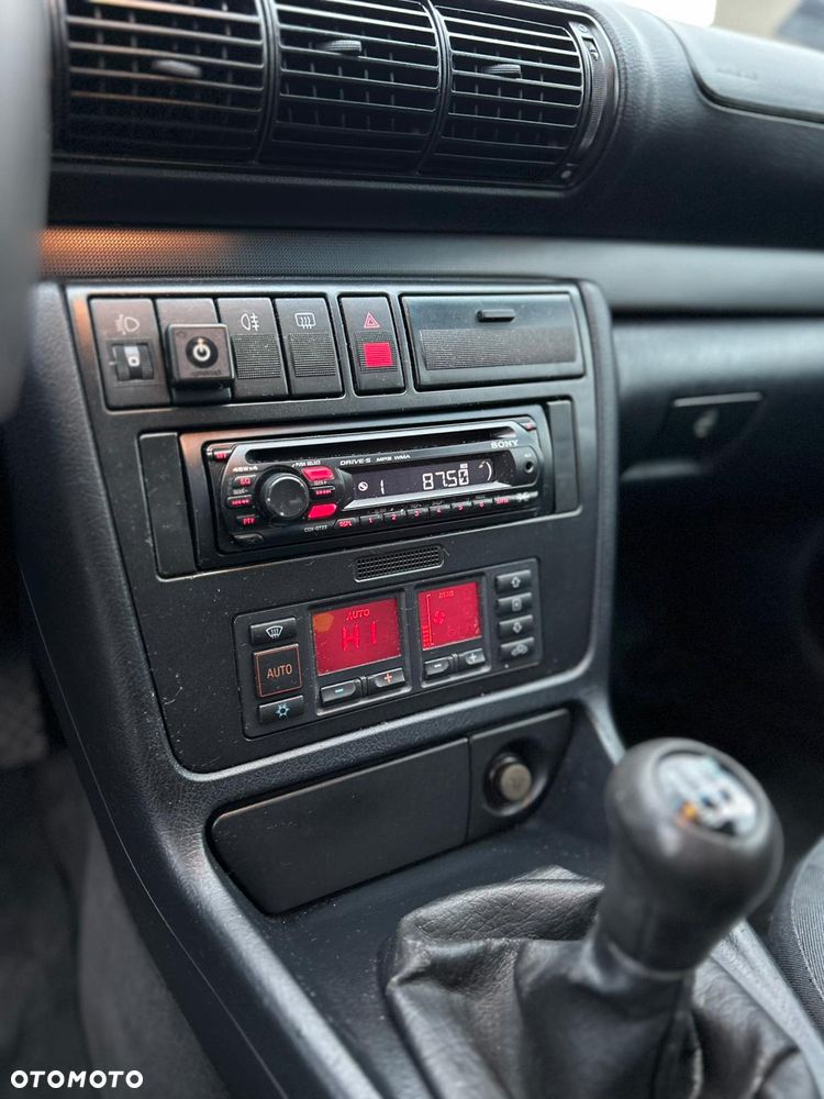 Audi A4 Limousine - 10