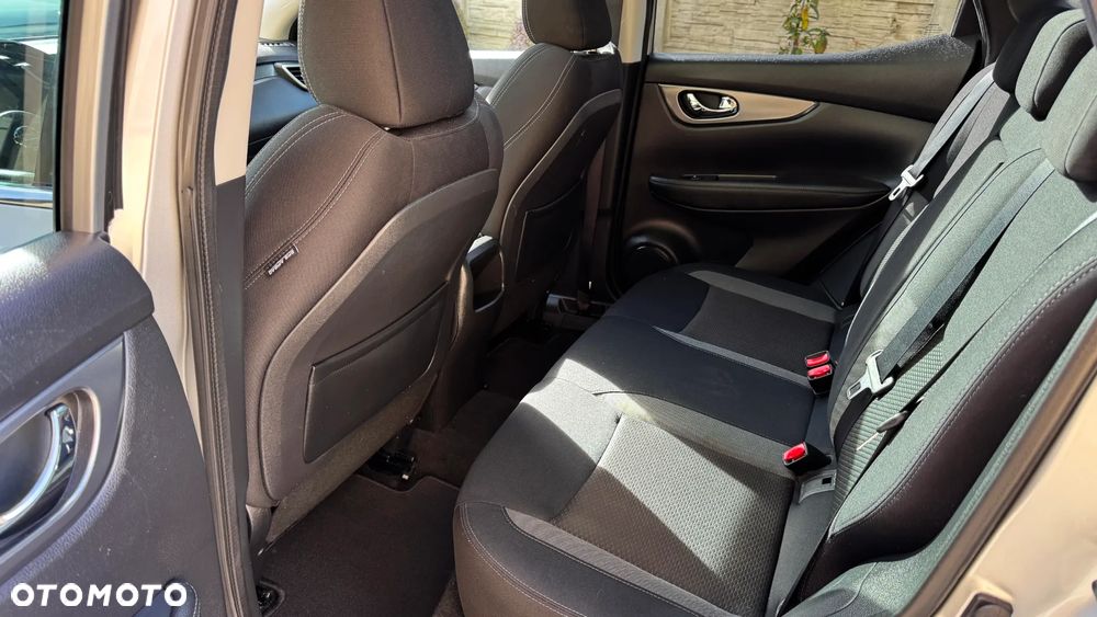 Nissan Qashqai 1.3 DIG-T SHIRO - 23