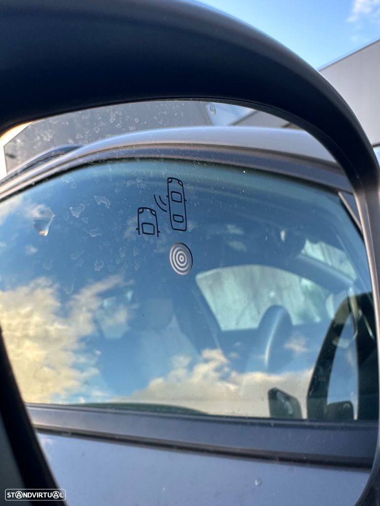 Peugeot 2008 1.2 PureTech Allure Pack - 26