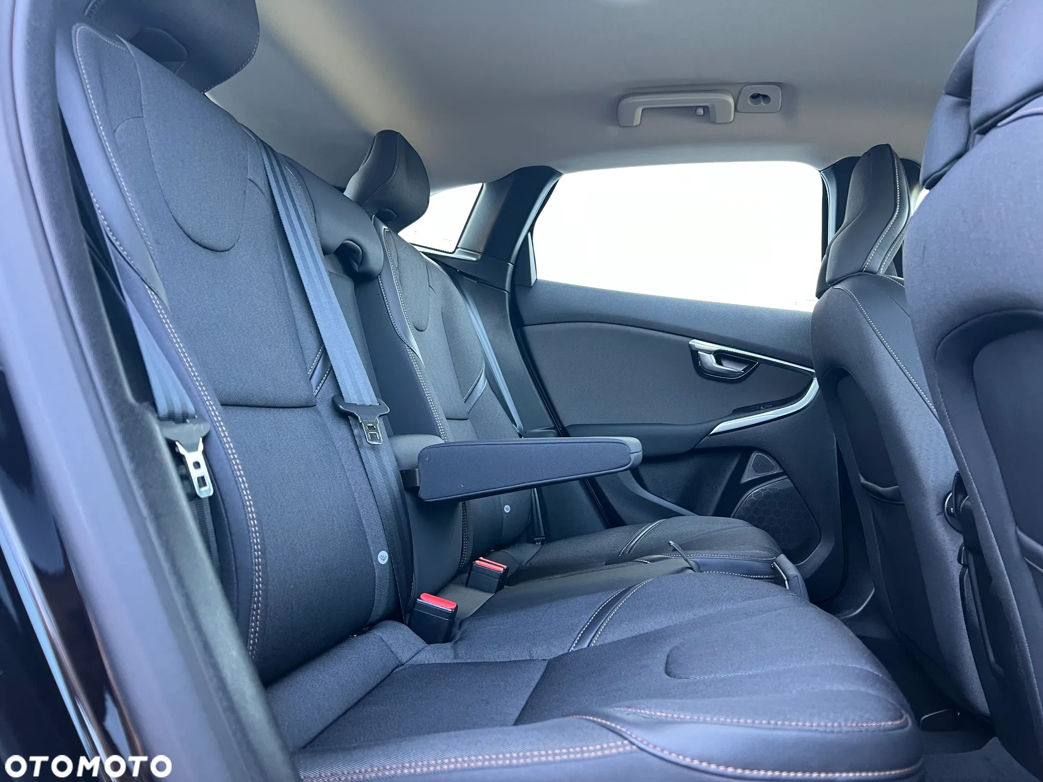 Volvo V40 Cross Country D4 Geartronic Momentum - 33