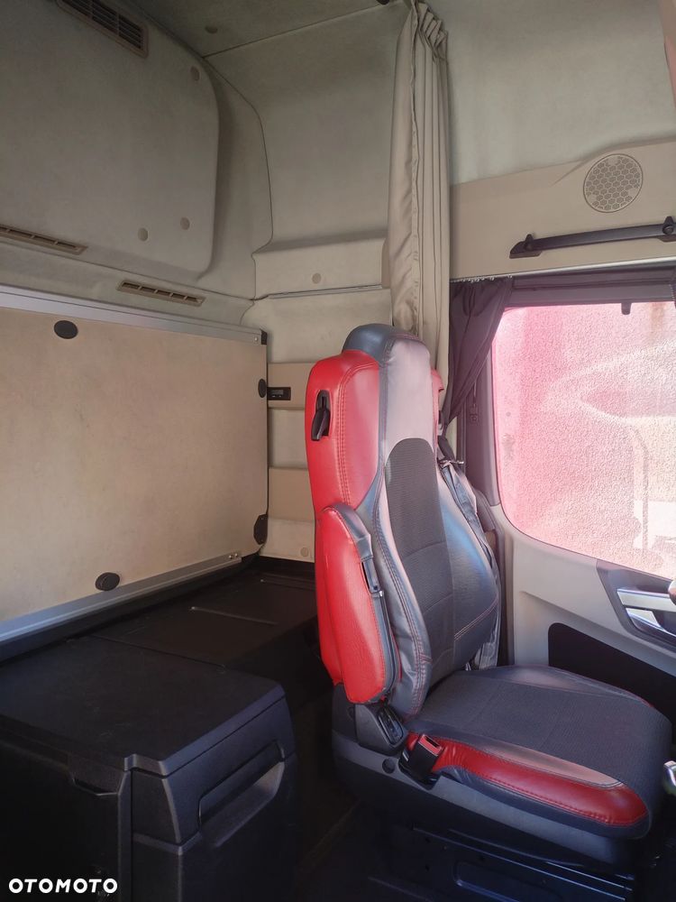 Mercedes-Benz ACTROS - 7