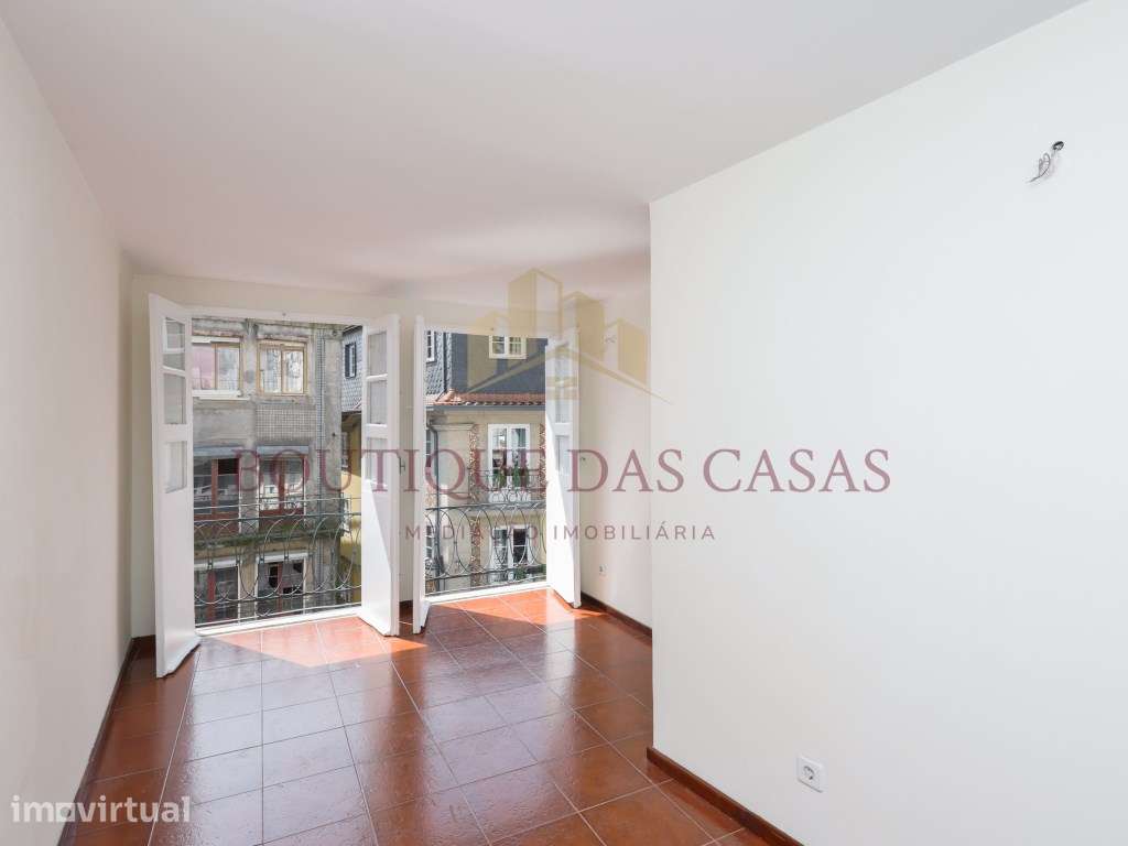 Apartamento T1 na baixa do Porto - Grande imagem: 2/14