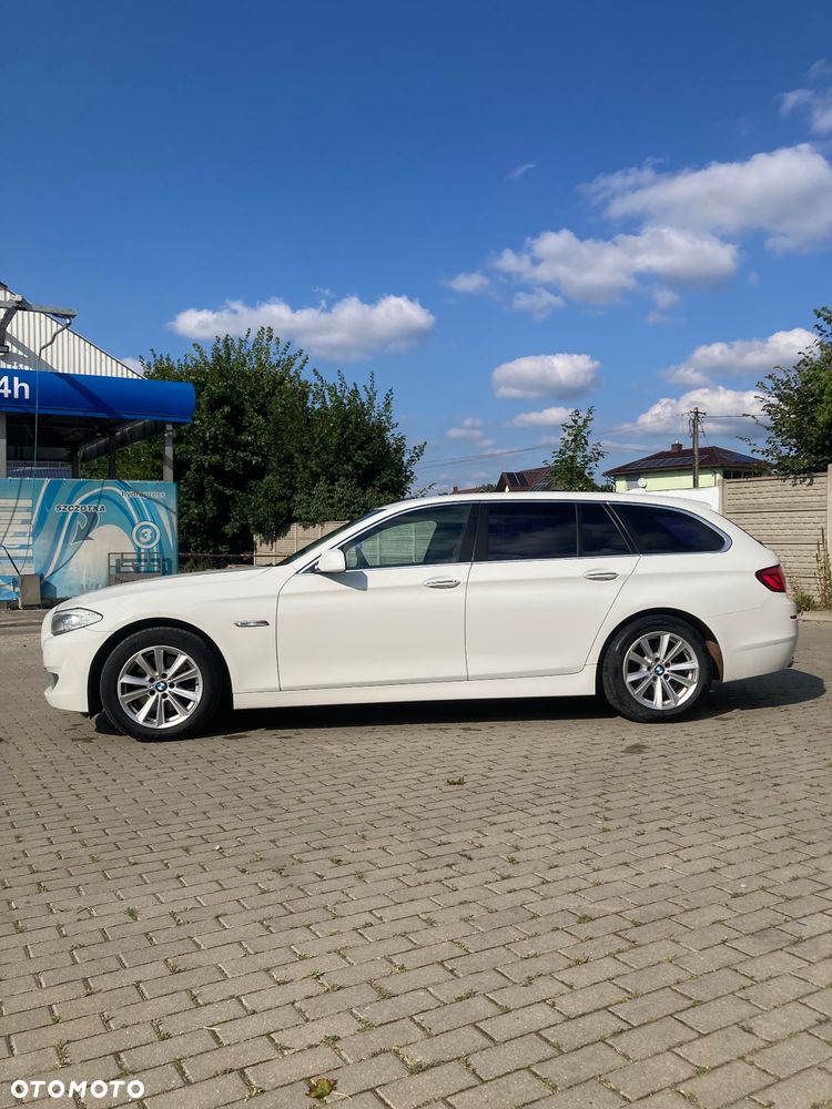 BMW Seria 5 523i Touring Sport-Aut - 6