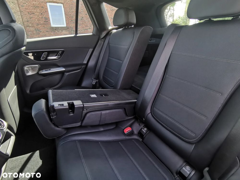 Mercedes-Benz GLC - 28