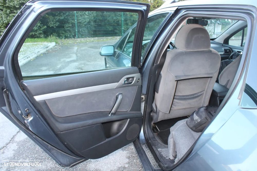 Peugeot 407 SW - 11