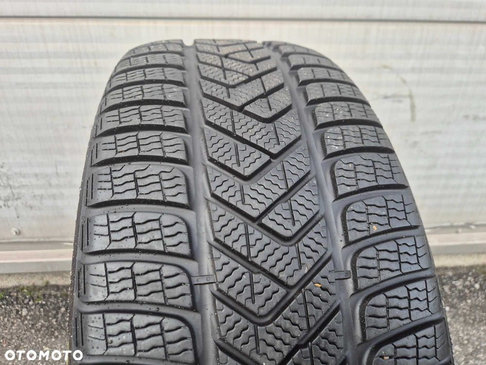 1x OPONA ZIMOWA 255/45/19 Pirelli Sotto Zero 3 104W PNCS TESLA