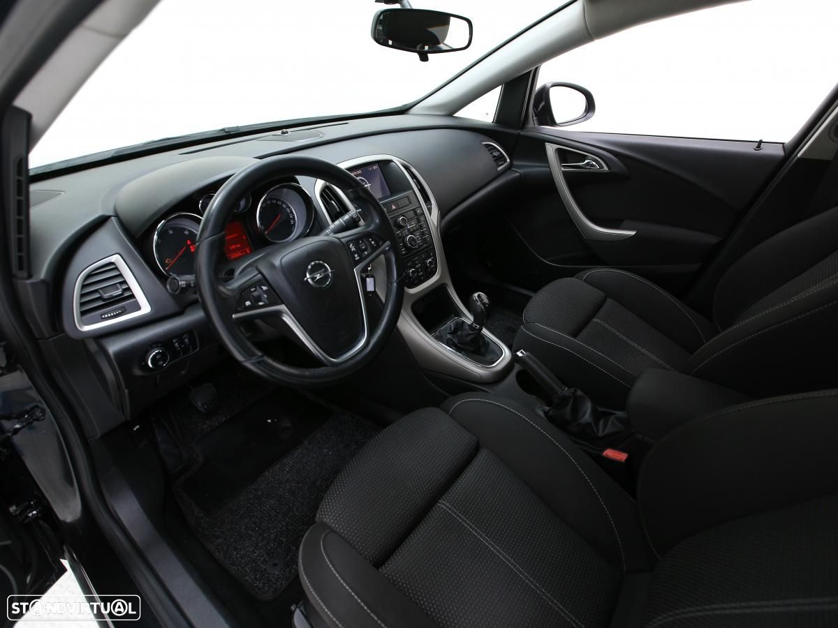 Opel Astra Sports Tourer - 8