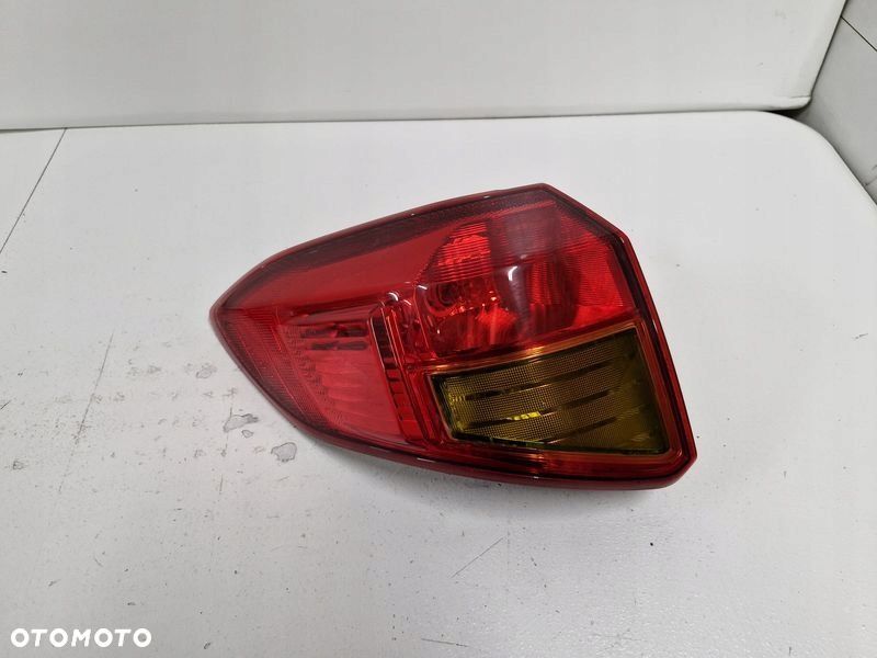 SUZUKI VITARA III 3 LAMPA LEWY TYŁ TYLNA W BŁOTNIK - 1