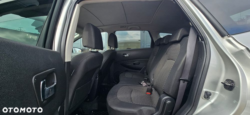 Nissan Qashqai+2 - 23