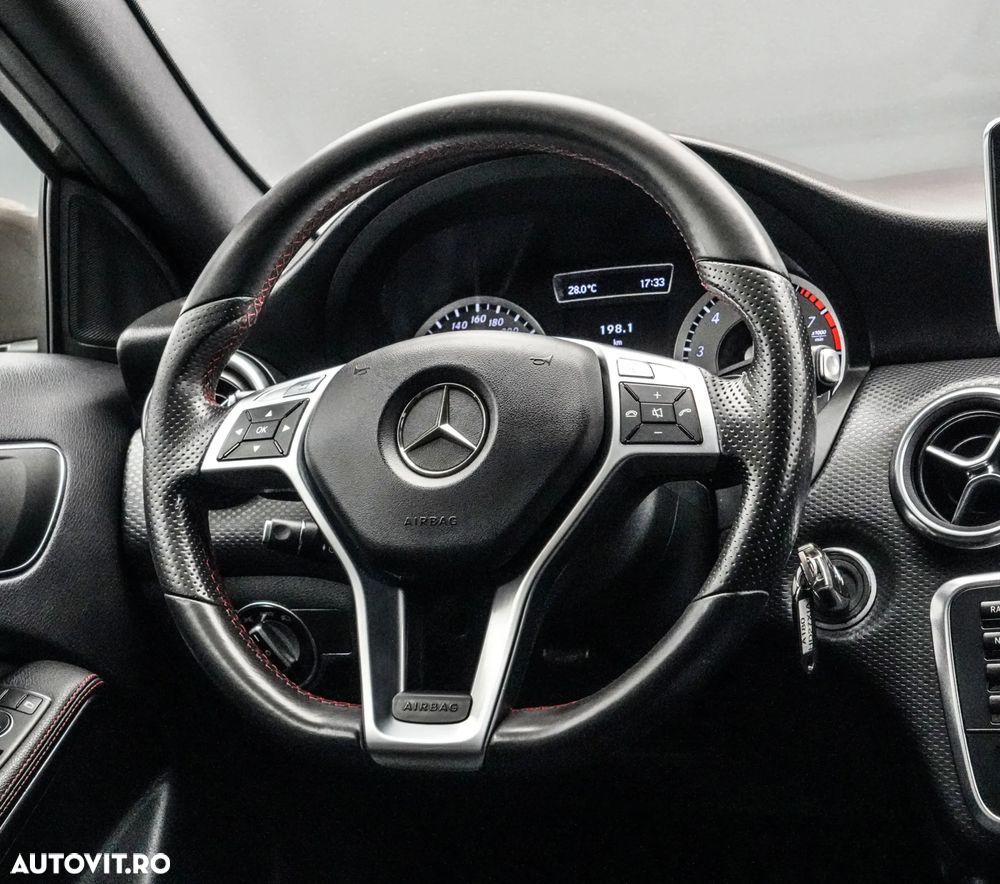 Mercedes-Benz A - 17