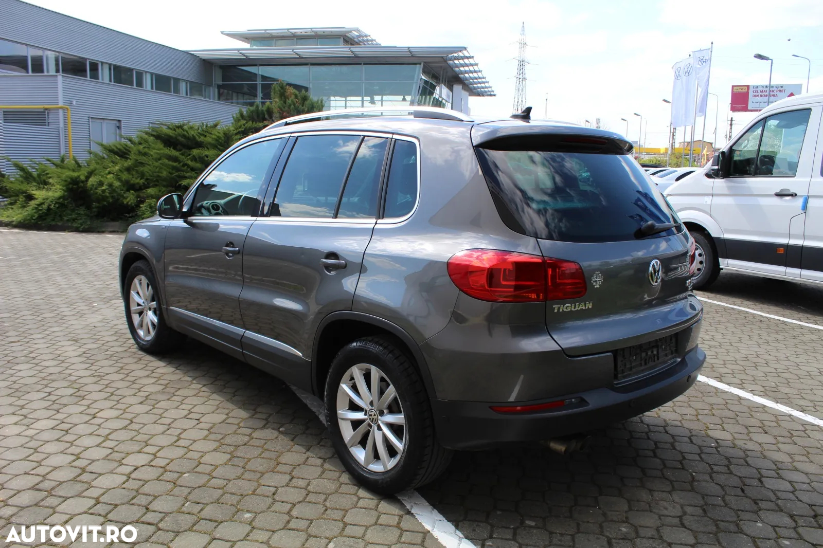 Volkswagen Tiguan 2.0 TDI SCR BlueMotion Technology Lounge Sport & Style - 2