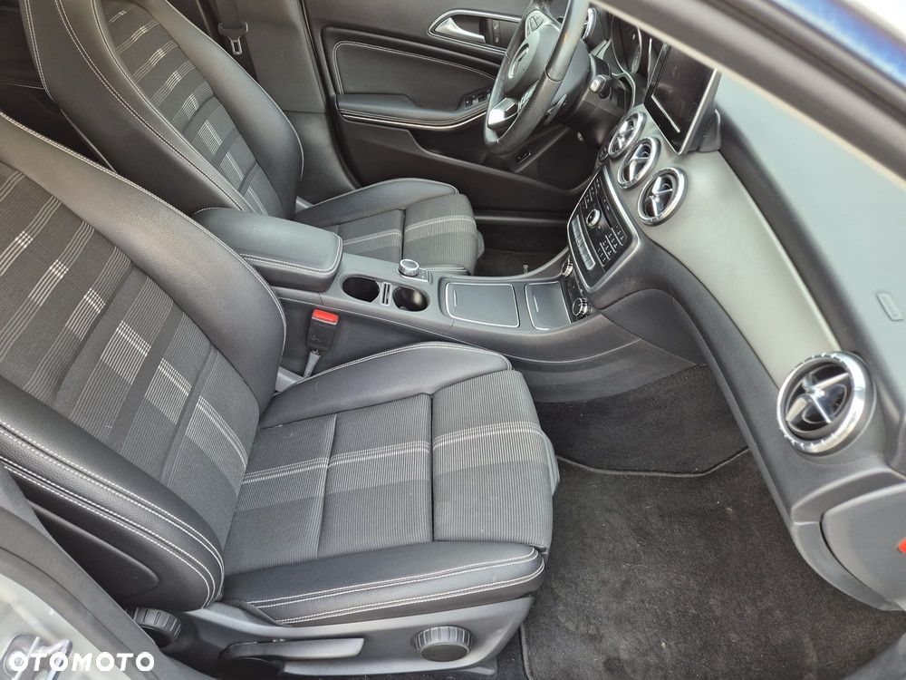Mercedes-Benz CLA 200 d 4-Matic - 10