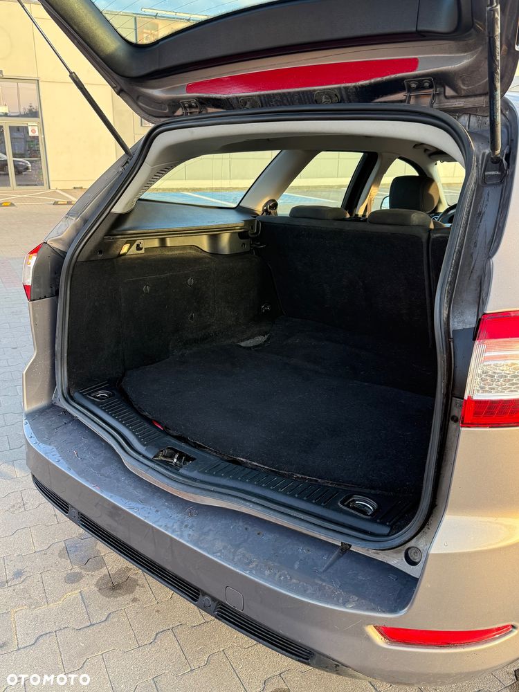 Ford Mondeo 1.6 T Gold X - 16