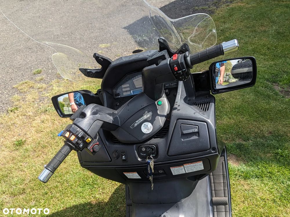 Suzuki Burgman - 7