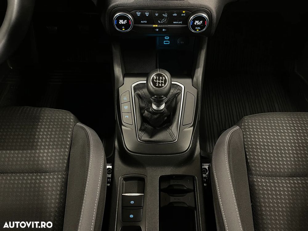 Ford Focus 1.5 EcoBlue Connected - 24