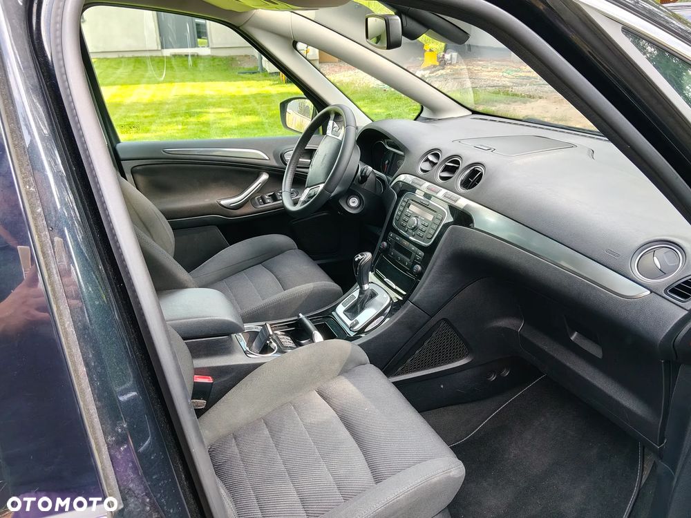 Ford S-Max - 13