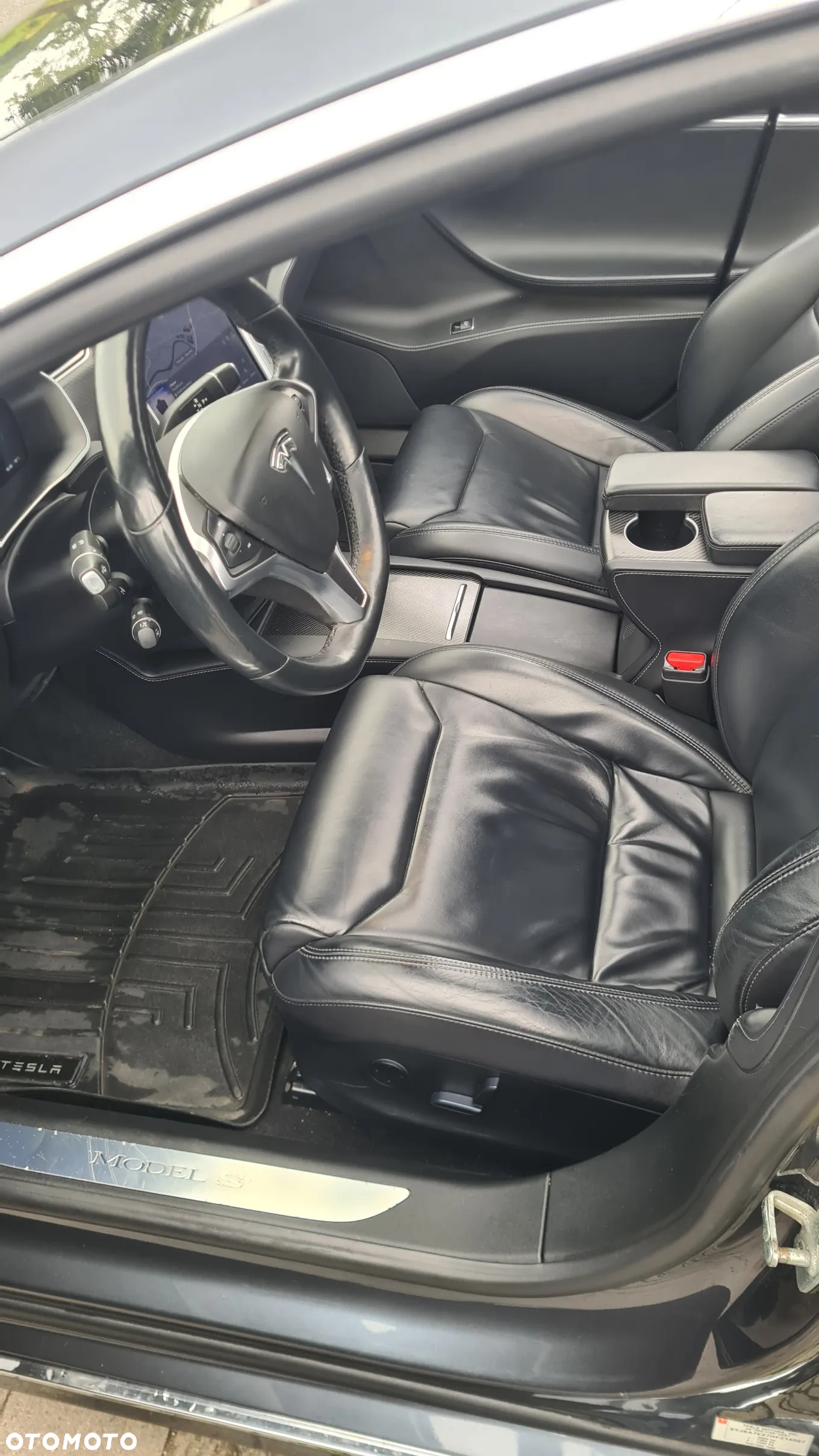 Tesla Model S - 18