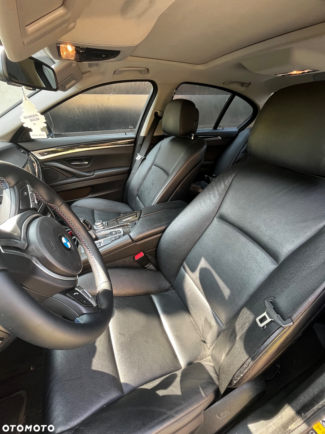 BMW Seria 5 528i xDrive - 9