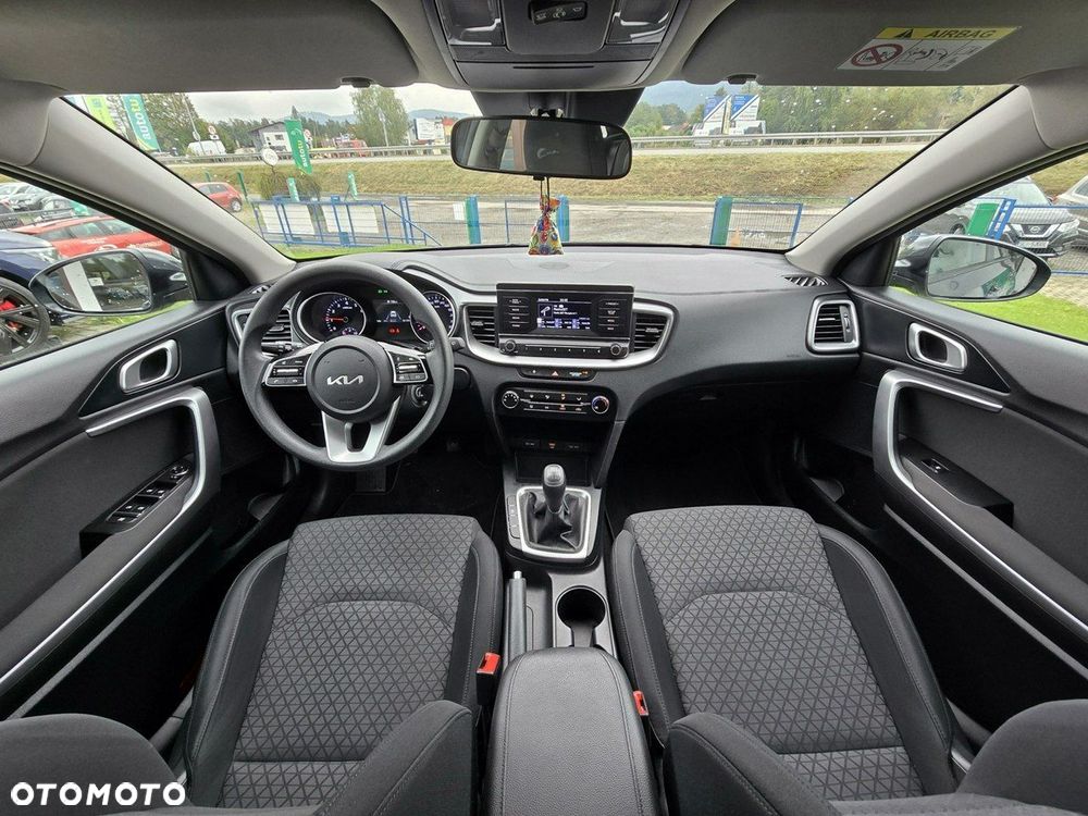 Kia Ceed - 12