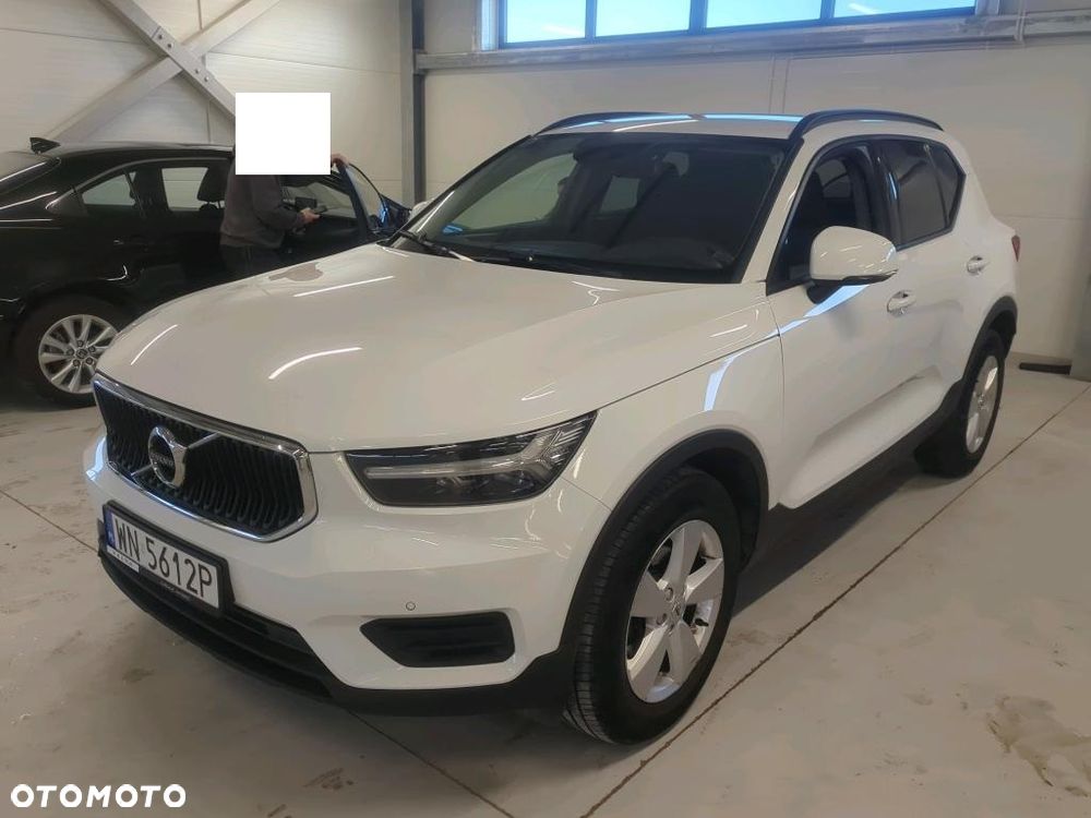 Volvo XC 40 T3 Momentum - 1